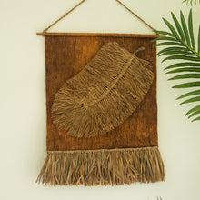 Load image into Gallery viewer, Seagrass Leaf Wall Decor