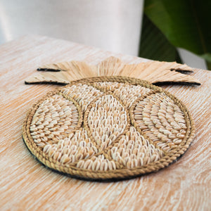 Cowrie Shell & Seagrass Tropical Pineapple Wall Hanging.